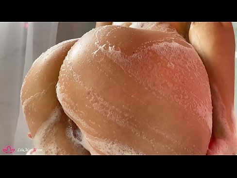 ❤️ Mae gwallt tywyll yn Mastyrbio Pussy gyda Dirgrynwr i Orgasm Dwys yn y Cawod ❌ Pornor hardd ar cy.hdpornpics.ru ❌❤